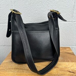 Coach Vintage Legacy Zip Shoulder Bag 9966 Black Glovetanned Leather USA Classic